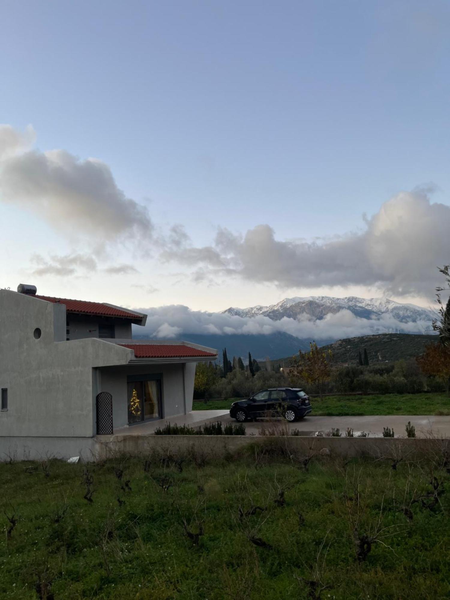 Stellas Guesthouse Near Arachova Stírion Exteriör bild