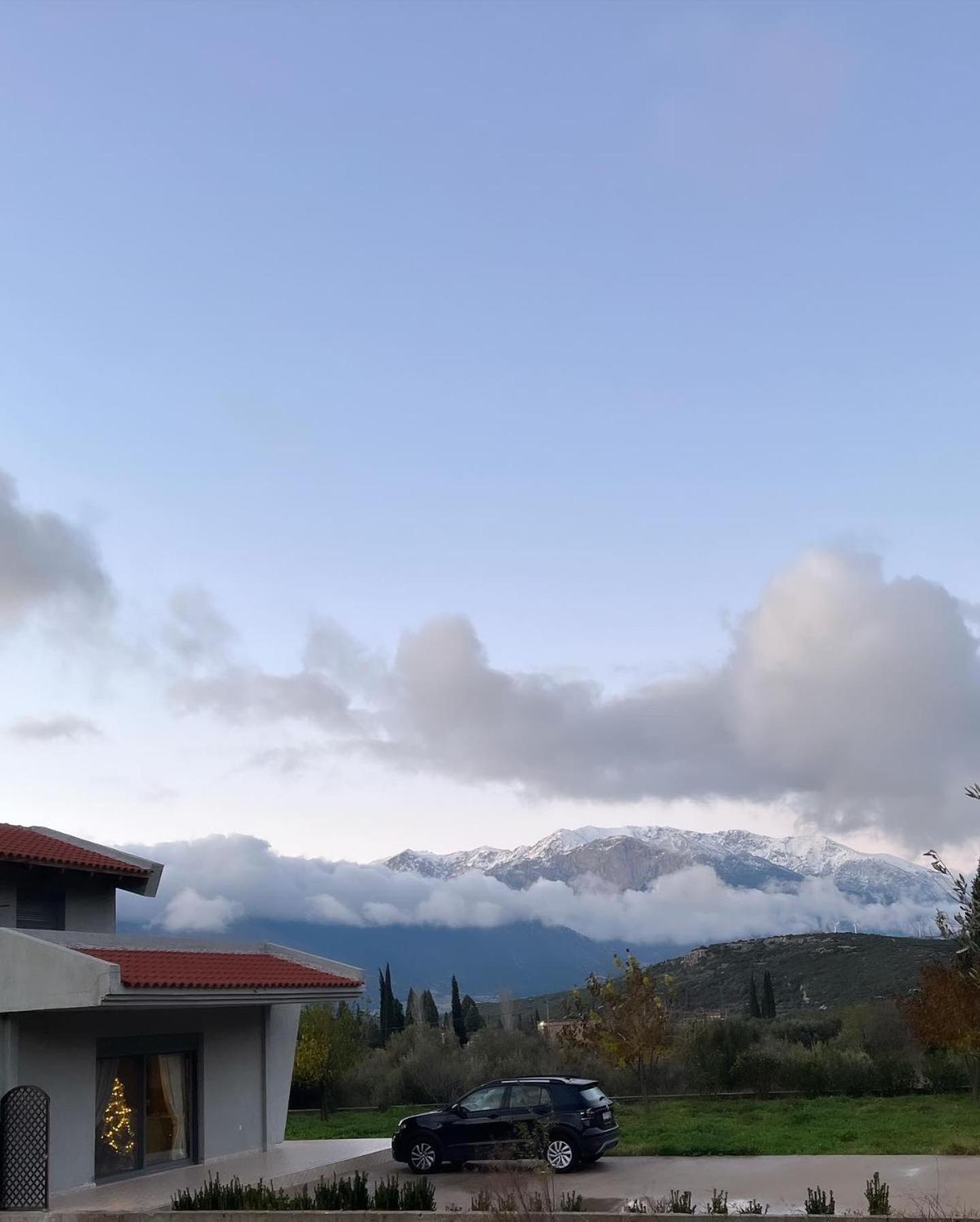 Stellas Guesthouse Near Arachova Stírion Exteriör bild